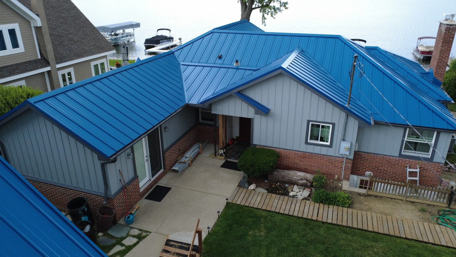 Standing seam metal roof on a Michigan home